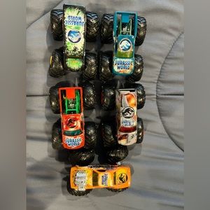 Hot wheels Jurassic world monster truck set